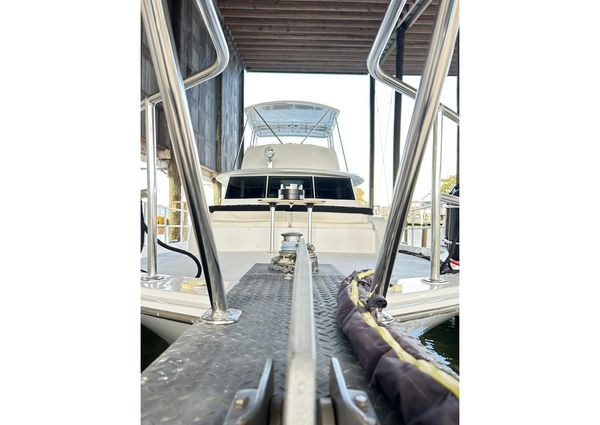 Hatteras 53 Motor Yacht Hard Top image