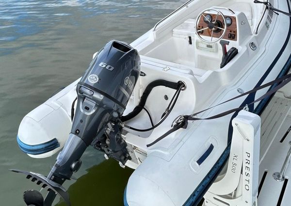 Hatteras 53 Motor Yacht Hard Top image