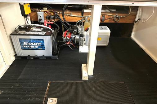 Hatteras 53 Motor Yacht Hard Top image