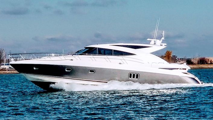 Riviera 5800 Sport Yacht - main image