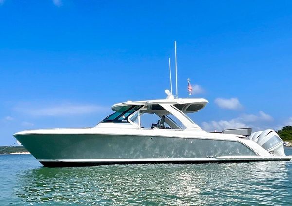 Tiara Yachts 38 LS image