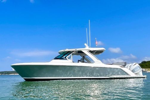 Tiara Yachts 38 LS image