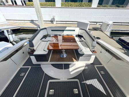 Tiara Yachts 38 LS image