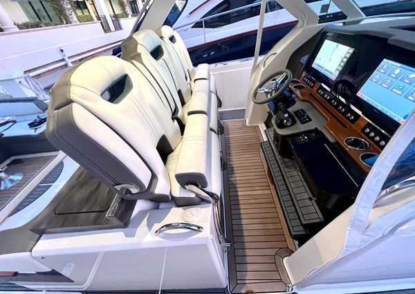 Tiara Yachts 38 LS image