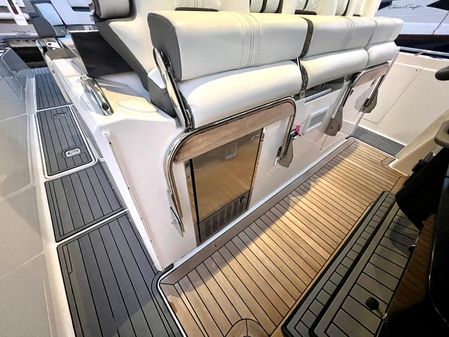 Tiara Yachts 38 LS image