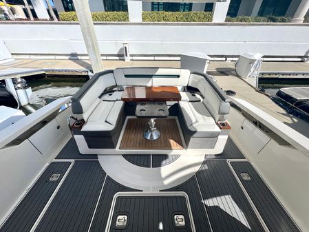 Tiara Yachts 38 LS image