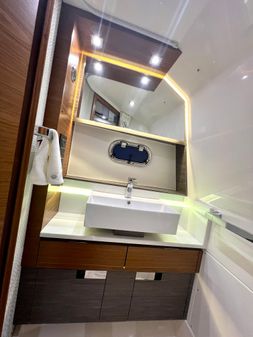 Tiara Yachts 38 LS image