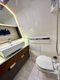 Tiara Yachts 38 LS image