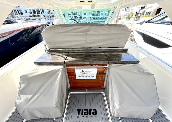 Tiara Yachts 38 LS image