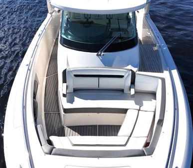 Tiara Yachts 38 LS image