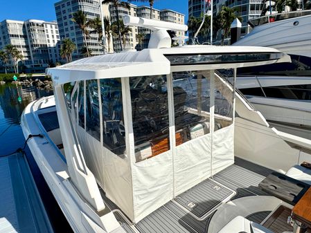 Tiara Yachts 38 LS image