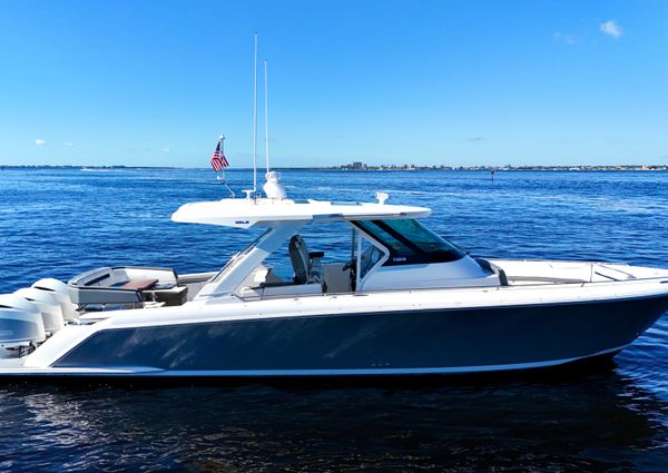 Tiara Yachts 38 LS image