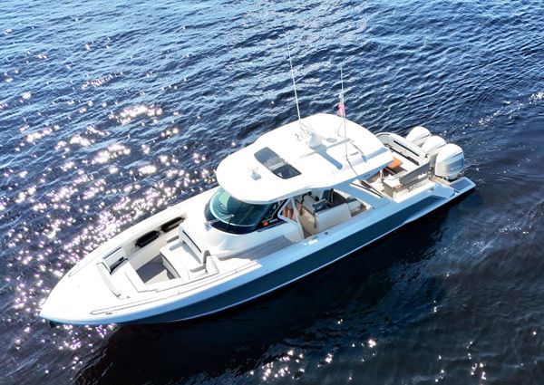 Tiara Yachts 38 LS image