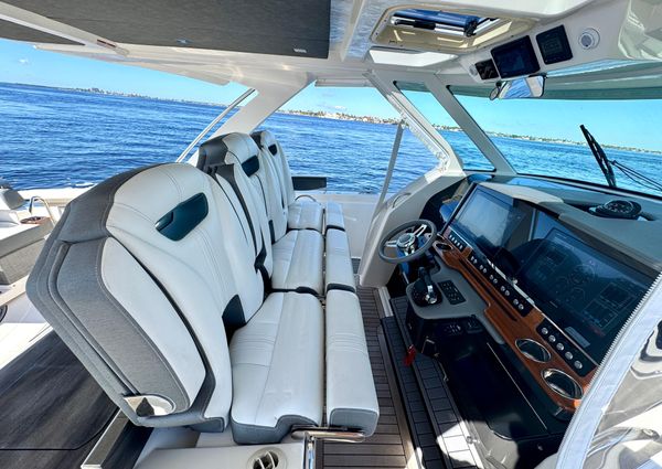 Tiara Yachts 38 LS image