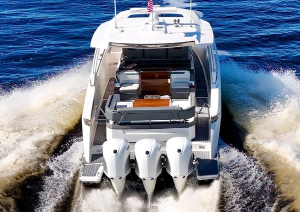 Tiara Yachts 38 LS image