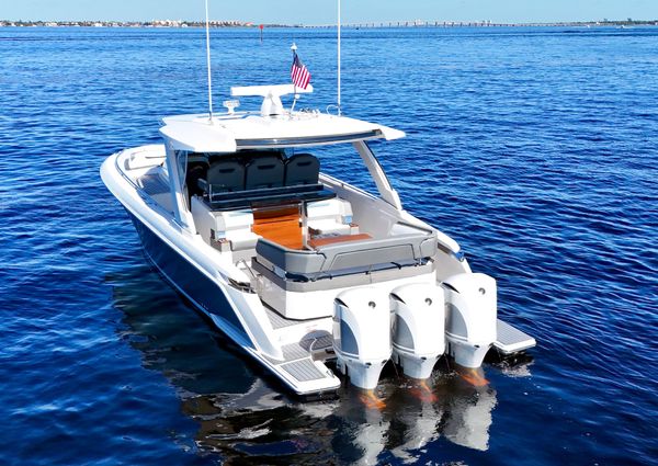 Tiara Yachts 38 LS image