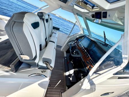 Tiara Yachts 38 LS image