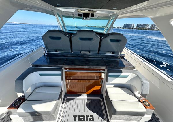 Tiara Yachts 38 LS image