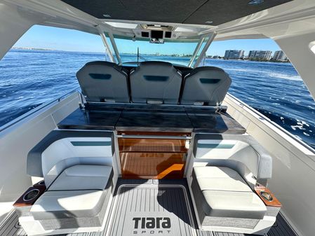 Tiara Yachts 38 LS image