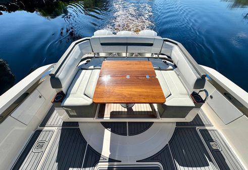 Tiara Yachts 38 LS image