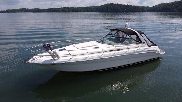 Sea Ray 410 Sundancer image