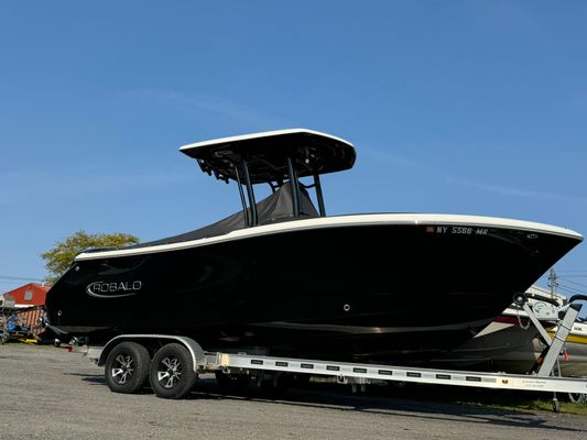 Robalo R230-CENTER-CONSOLE - main image