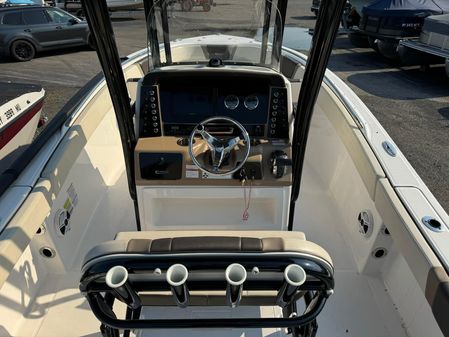 Robalo R230-CENTER-CONSOLE image