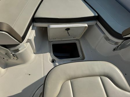 Robalo R230-CENTER-CONSOLE image