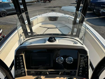 Robalo R230-CENTER-CONSOLE image