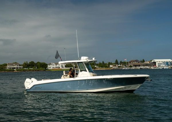 Boston Whaler 330 Outrage image