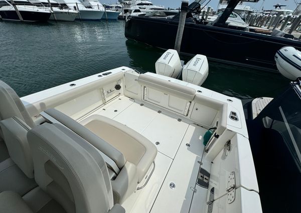 Boston Whaler 330 Outrage image