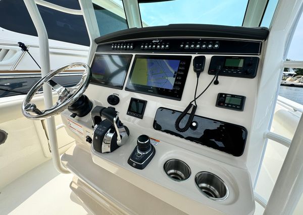 Boston Whaler 330 Outrage image