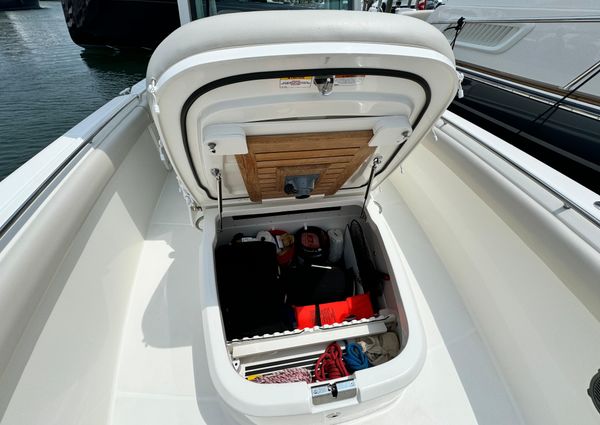 Boston Whaler 330 Outrage image