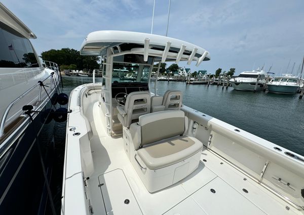 Boston Whaler 330 Outrage image