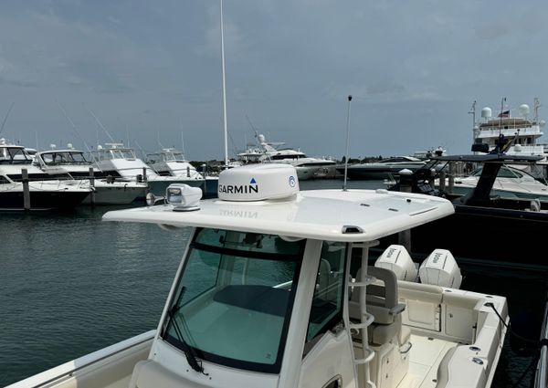 Boston Whaler 330 Outrage image