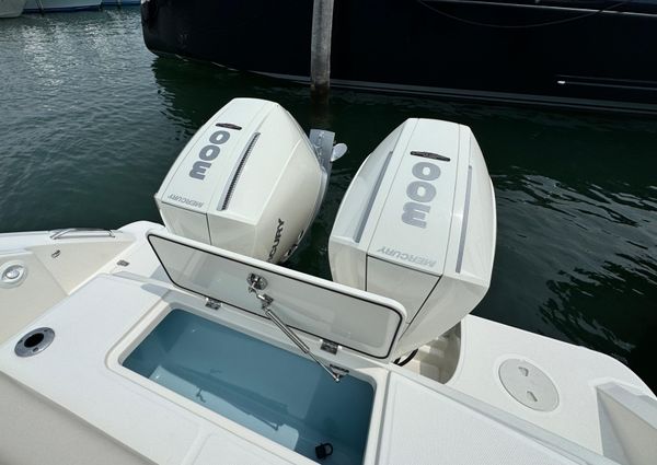 Boston Whaler 330 Outrage image