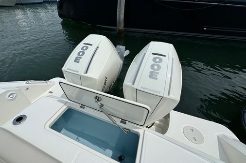 Boston Whaler 330 Outrage image