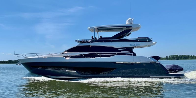 Fairline Squadron 68 - main image