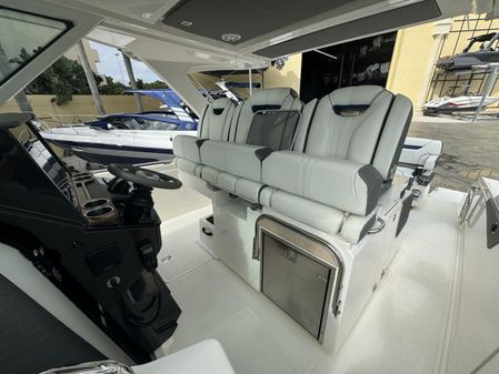 Tiara Yachts 34 LS image