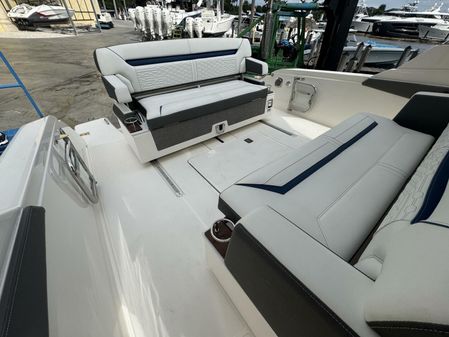 Tiara Yachts 34 LS image