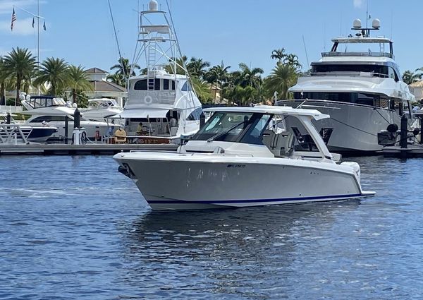 Tiara Yachts 34 LS image