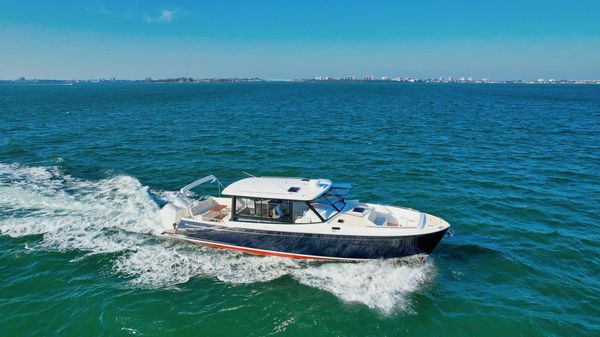 MJM Yachts MJM 4