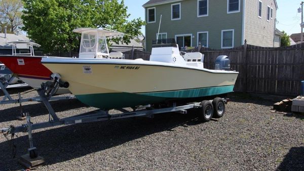 Mako 22 Center Console 