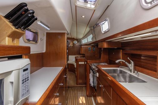 Beneteau Oceanis 44 CC image