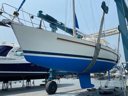 Beneteau Oceanis 44 CC image