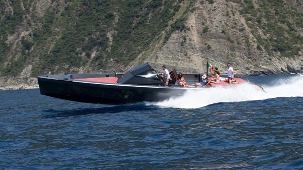 Wally Tender 43