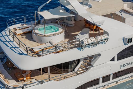 Benetti Vision 145 image