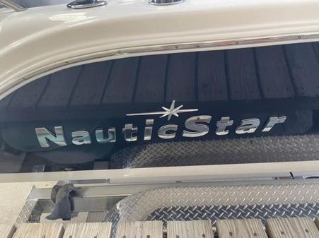 Nauticstar 2102-LEGACY image