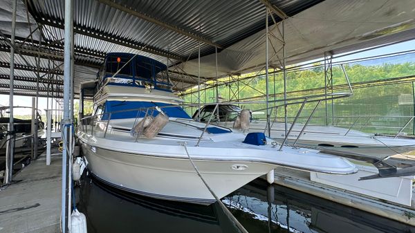 Sea Ray 380 Aft Cabin