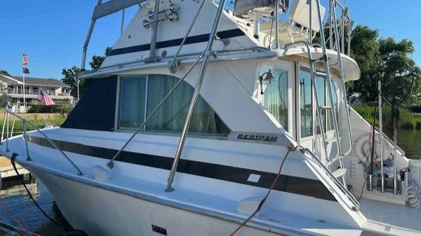 Bertram 35 Convertible w 400 HRS 